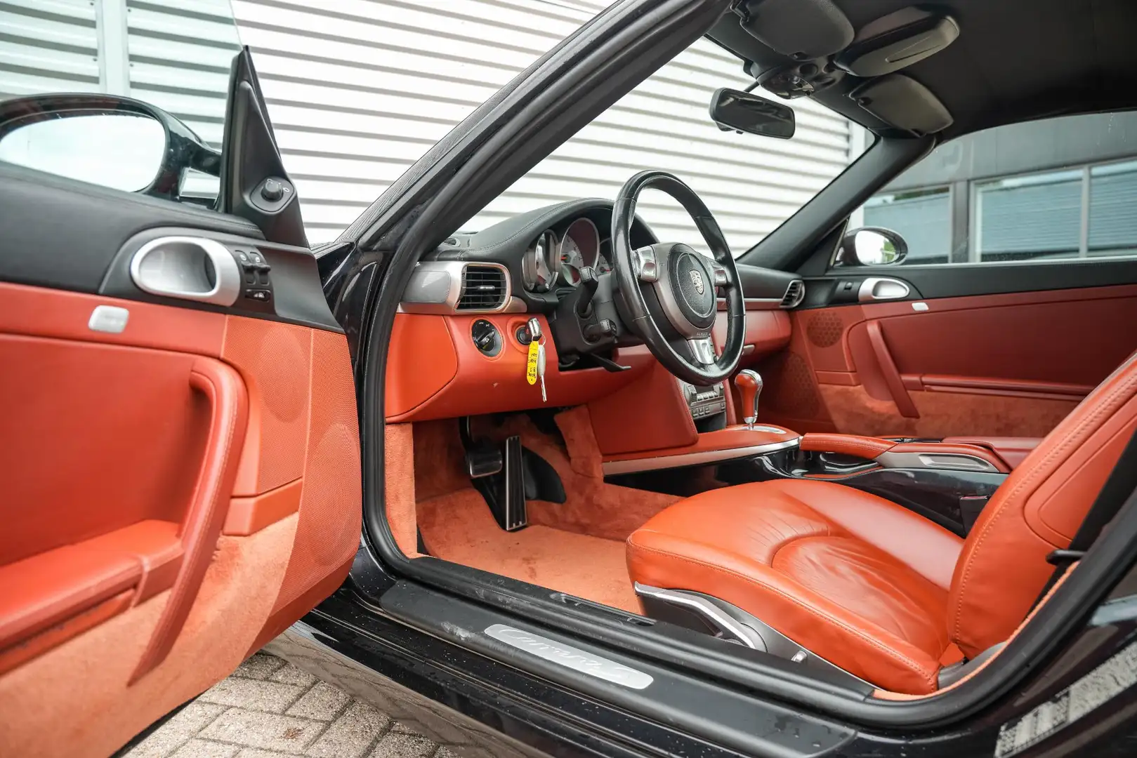 Porsche 997 Cabrio 3.8 Carrera S Airco Cruise PDK 355PK! Zwart - 2