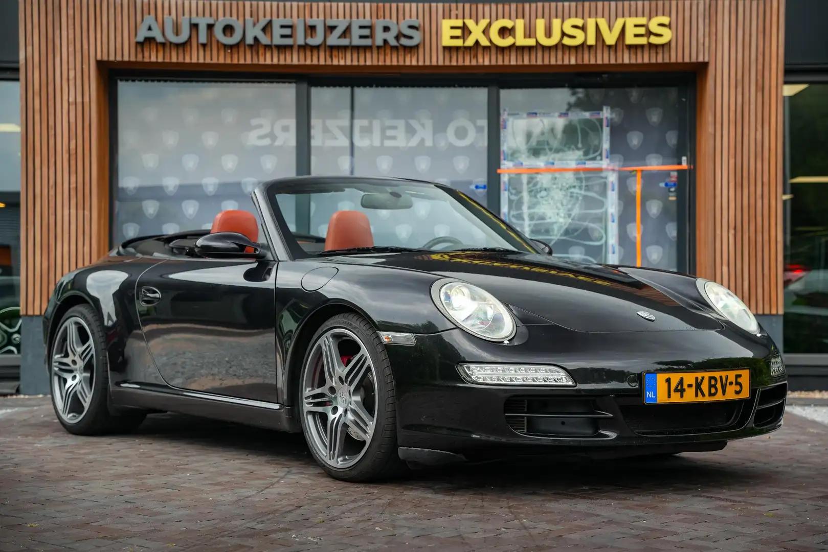 Porsche 997 Cabrio 3.8 Carrera S Airco Cruise PDK 355PK! Zwart - 1