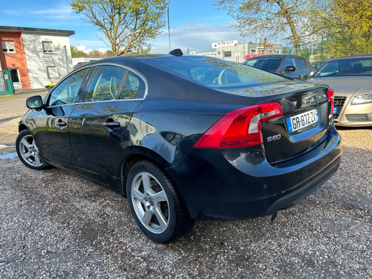 Volvo S60 Summum Geartronic A crna - 2