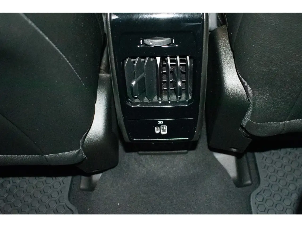 Jeep Compass Limited e-Hybrid Navi Digitales Cockpit Soundsyste 16