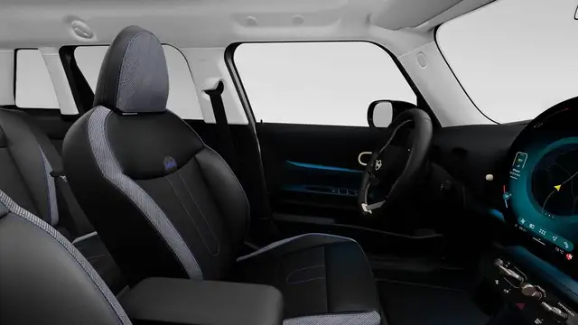 Mini Hatch view 9