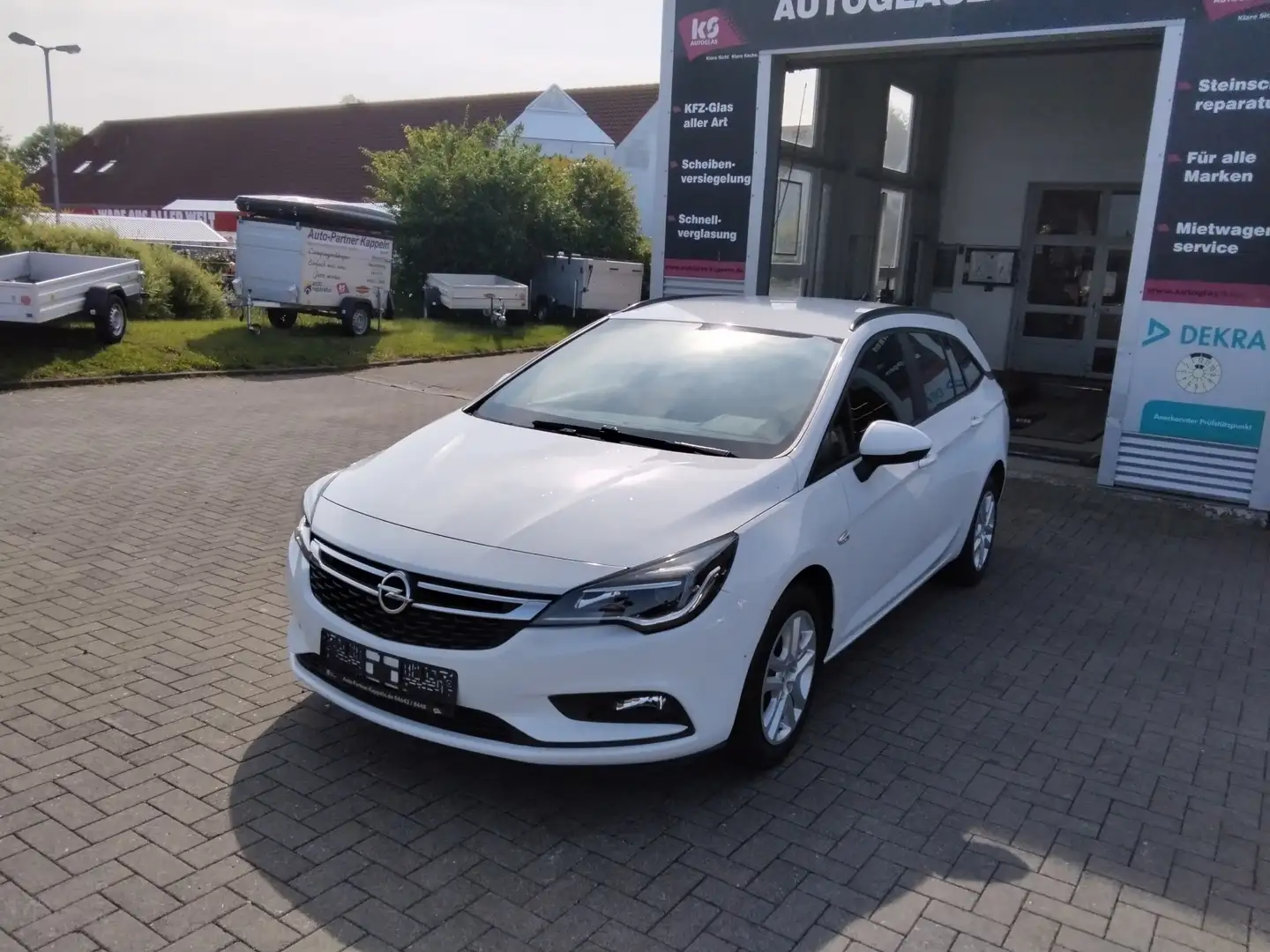 Opel Astra Edition Start/Stop/inkl.GarantiePaket und Inspekt. Weiß - 1