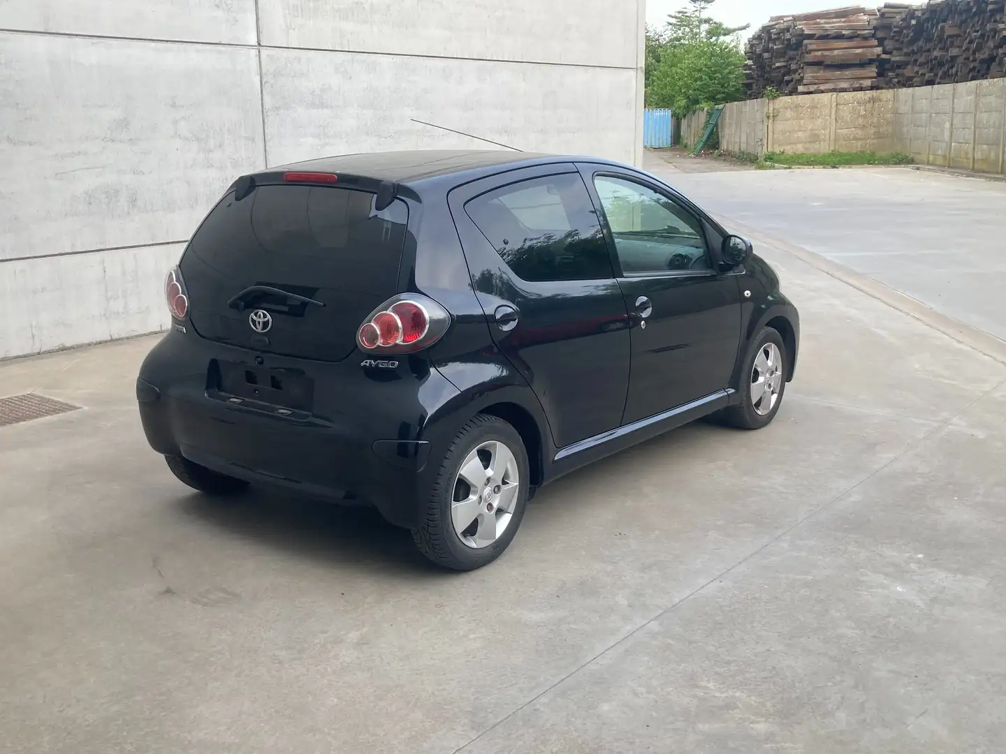 Toyota Aygo 1.0 benzine 2013 met 87000km*AIRCO*5DEUR*EURO5* Negru - 1