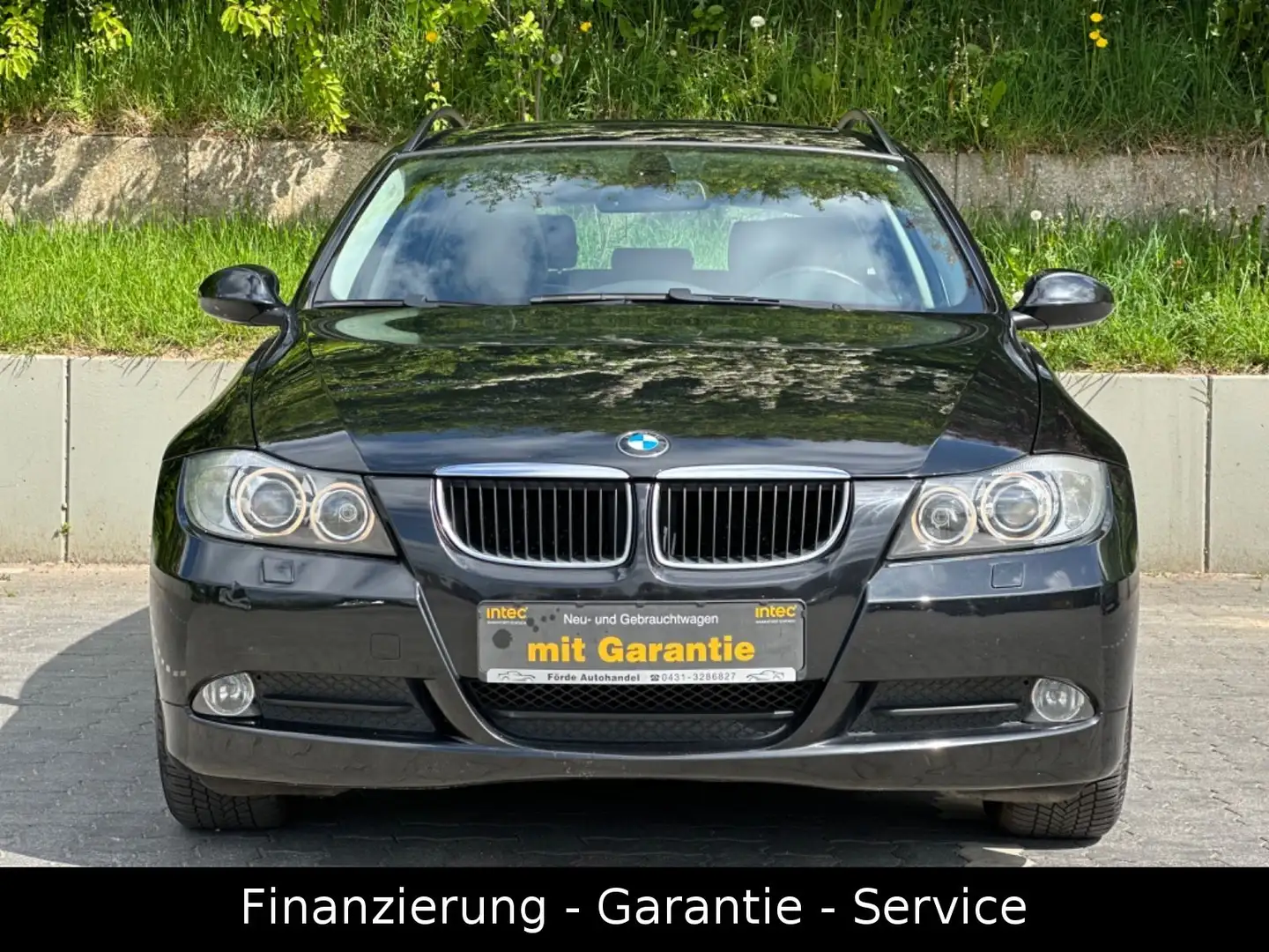 BMW 318 i touring AUTOMATIK/PANO/XENON/NAVI/TÜV NEU Schwarz - 2