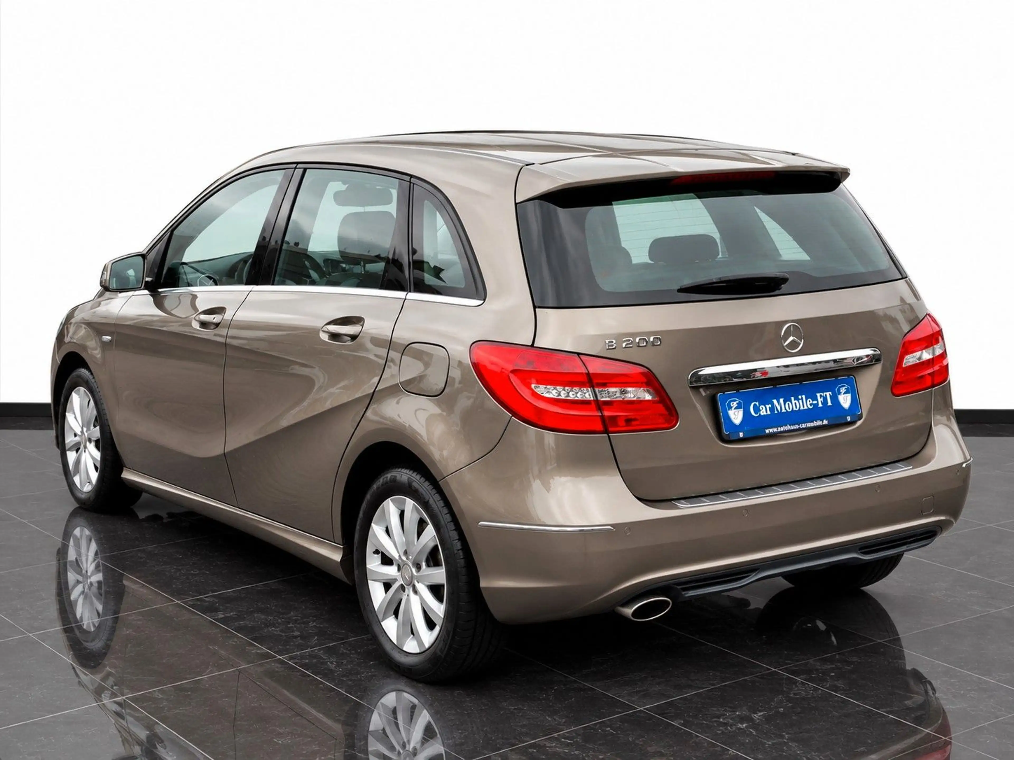 Mercedes-Benz B 200 *AUTOMATIK*BI-XENON*TEMPOMAT*KLIMA*PDC V-H* — photo 6