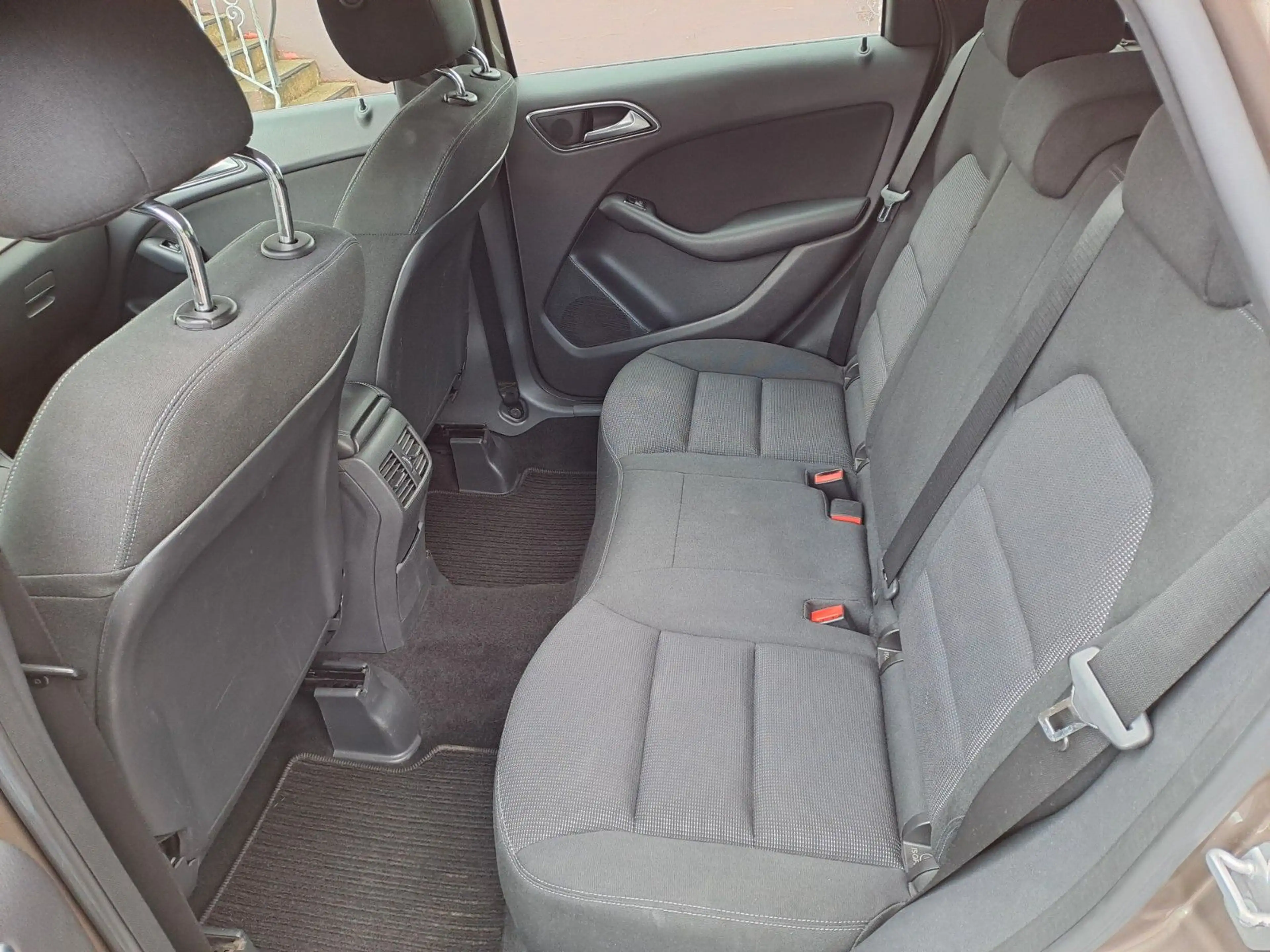 Mercedes-Benz B 200 *AUTOMATIK*BI-XENON*TEMPOMAT*KLIMA*PDC V-H* — photo 9