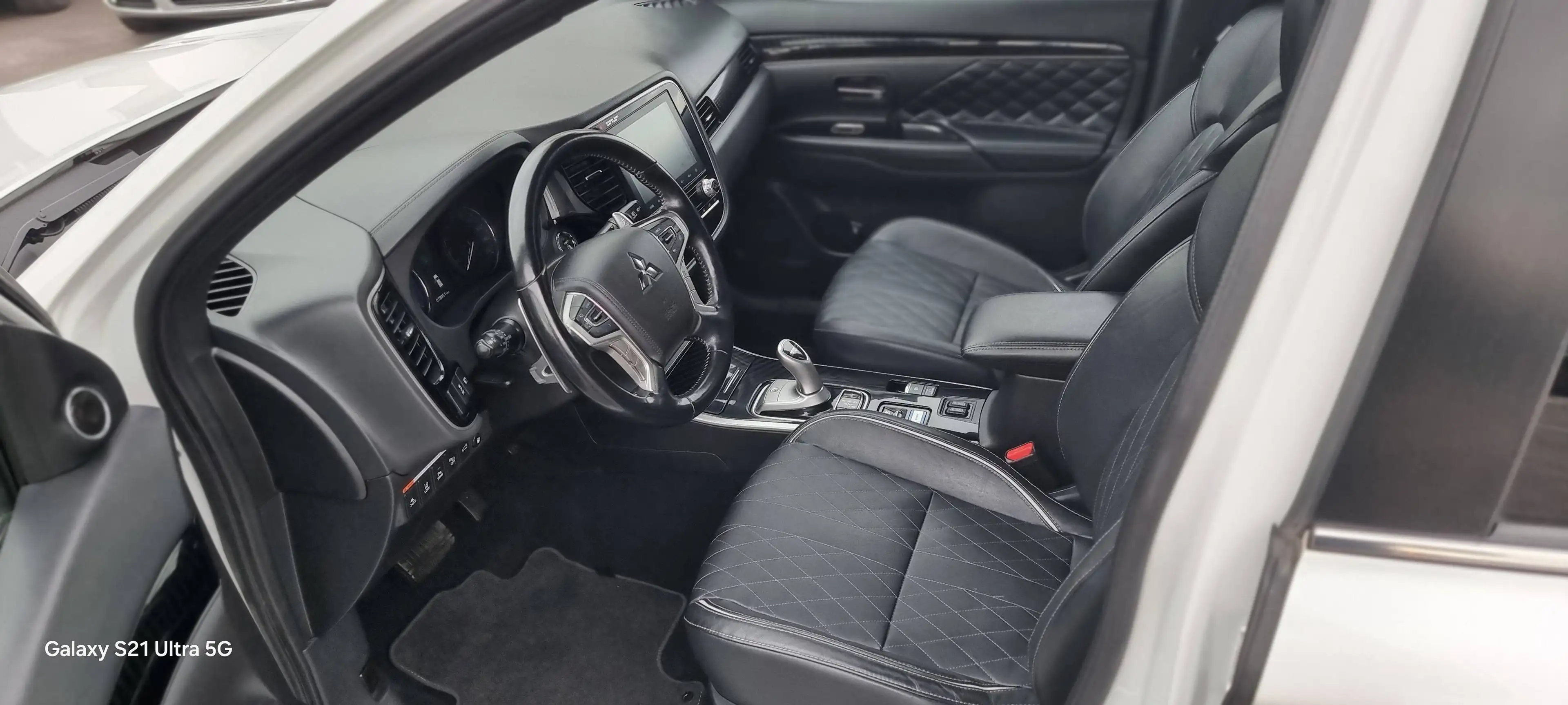 Mitsubishi Outlander Outlander 2,4 PHEV Diamond Diamond — photo 8