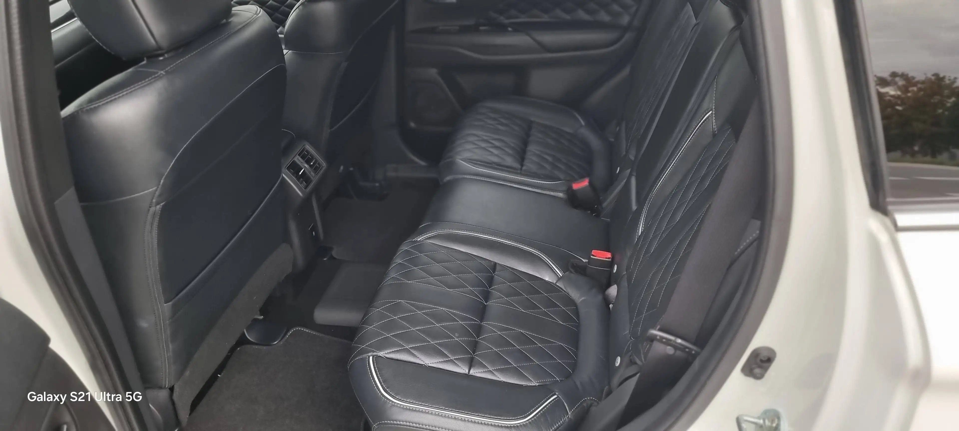 Mitsubishi Outlander Outlander 2,4 PHEV Diamond Diamond — photo 13
