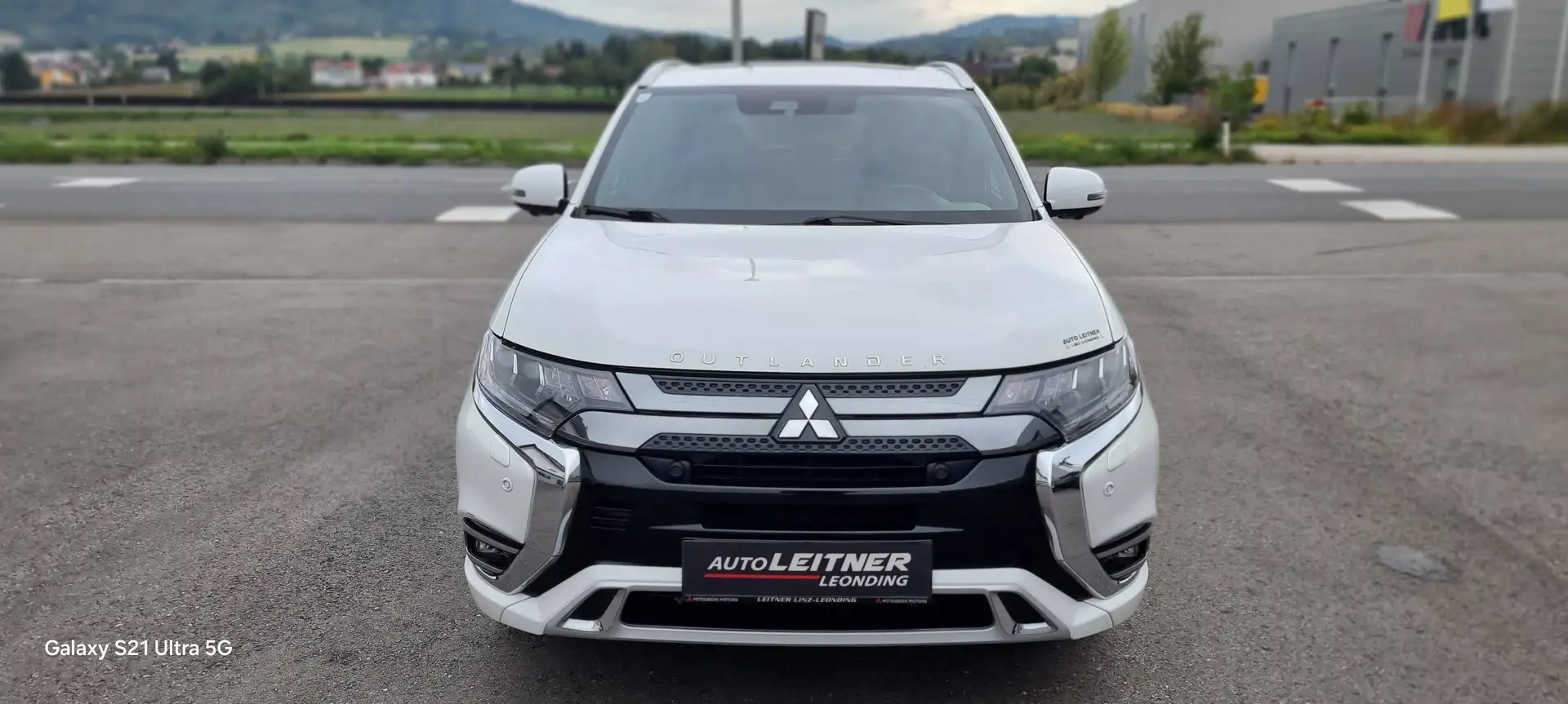 Mitsubishi Outlander Outlander 2,4 PHEV Diamond Diamond Weiß - 2