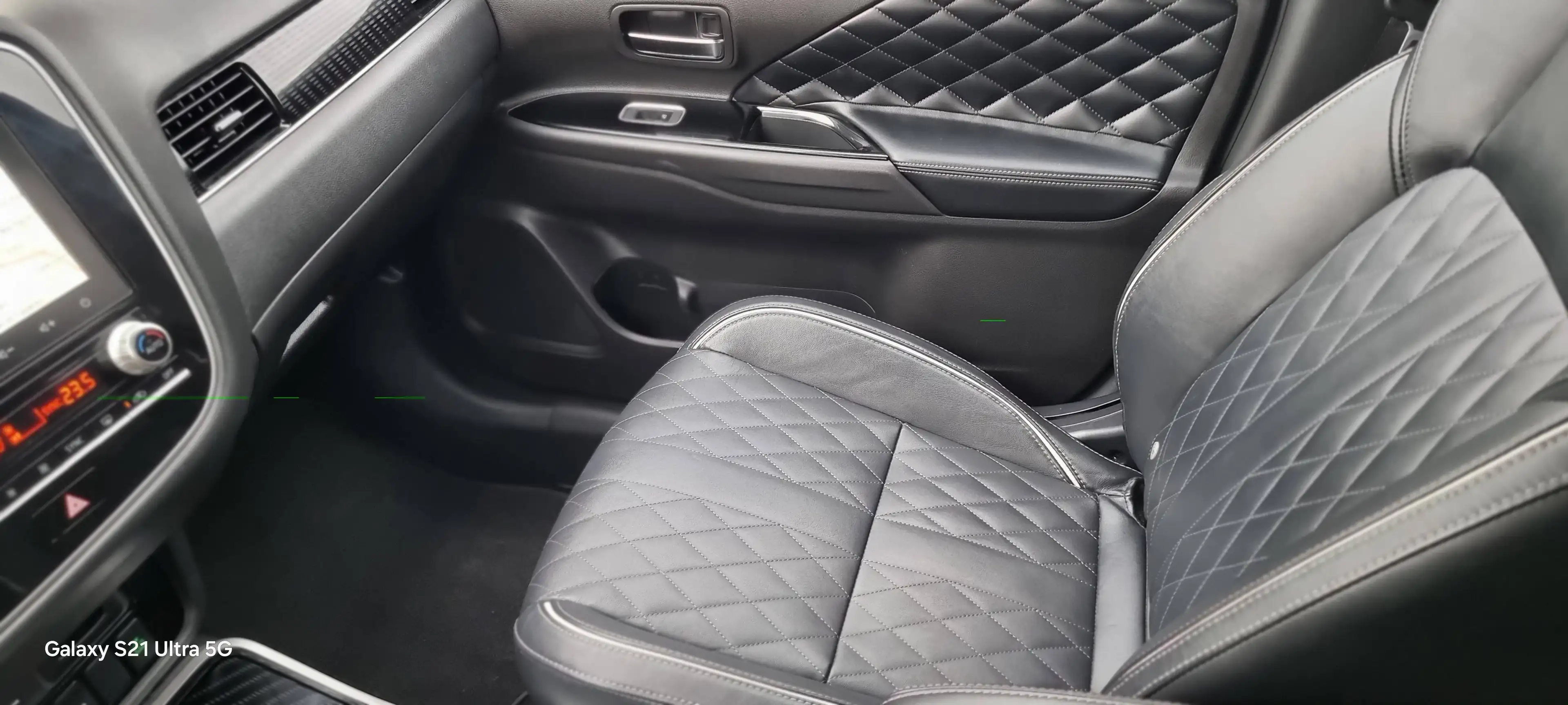 Mitsubishi Outlander Outlander 2,4 PHEV Diamond Diamond — photo 11