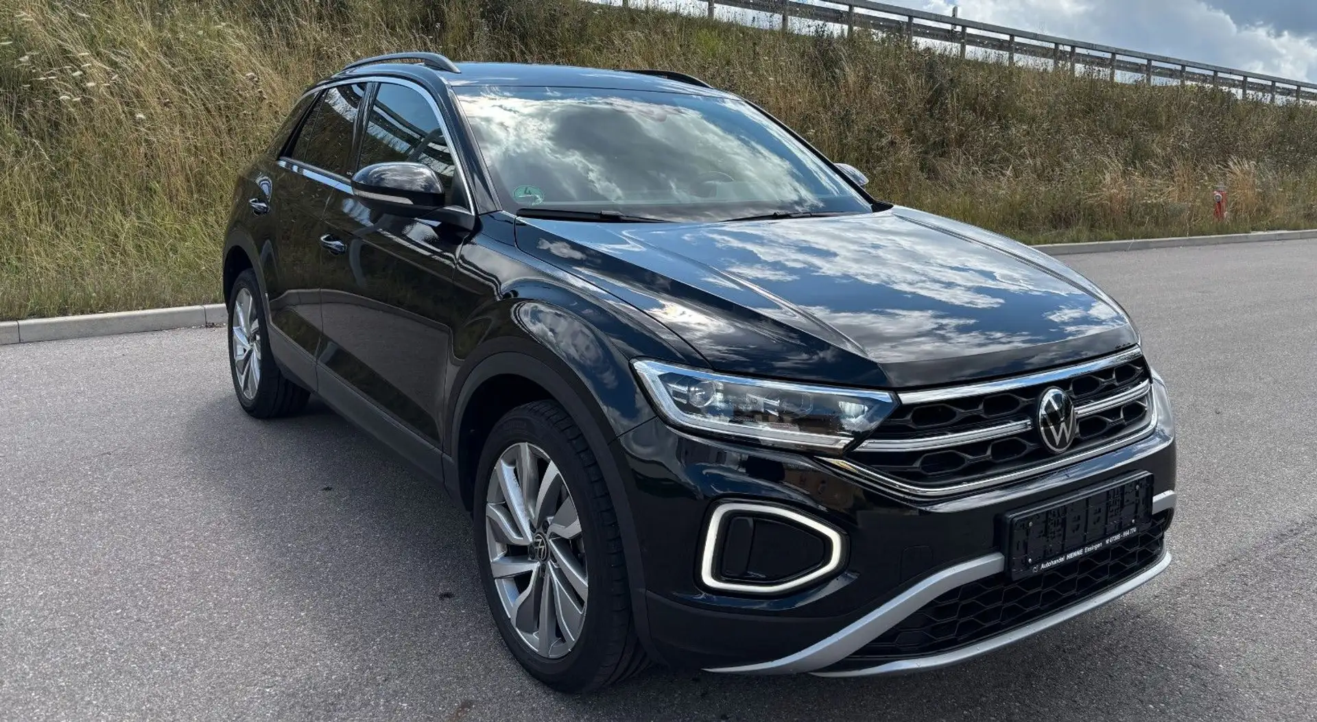 Volkswagen T-Roc 2.0 TDI  Move, Schwarz - 2