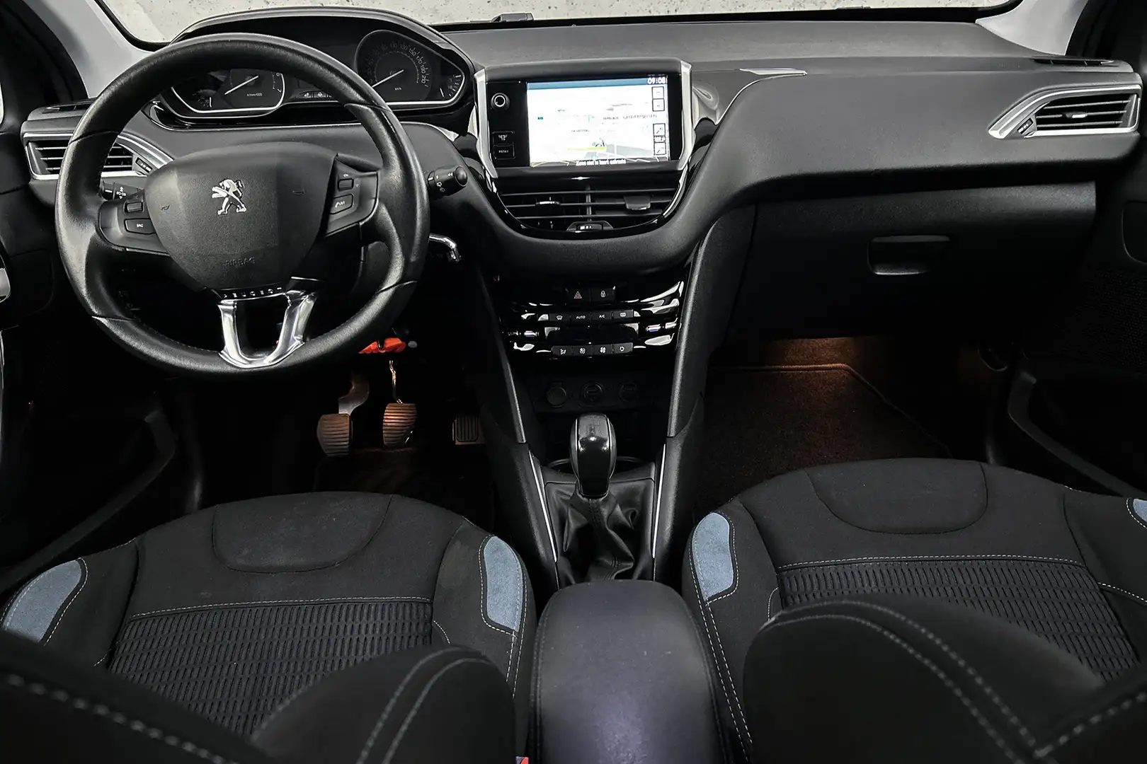 Peugeot 208 1.2 VTi Allure | Trekhaak | Navigatie | Cruise con Blauw - 2
