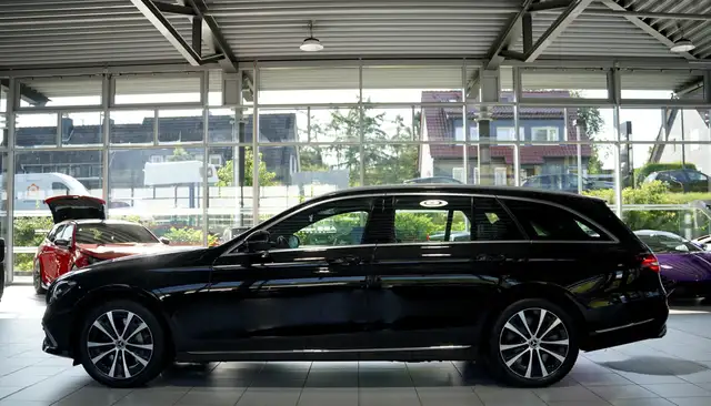 Mercedes-Benz E-Class view 10