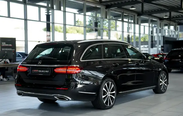 Mercedes-Benz E-Class view 7
