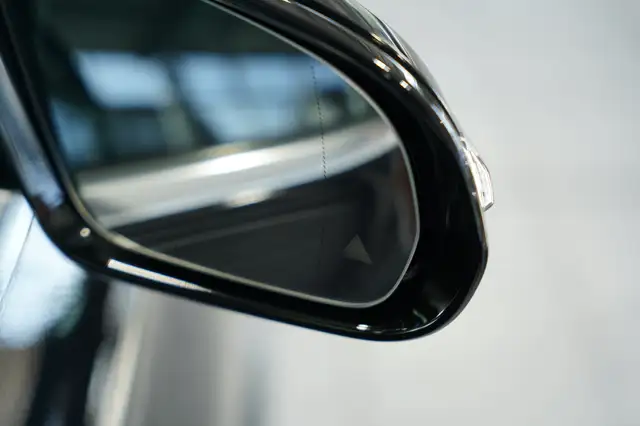 Mercedes-Benz E-Class view 14