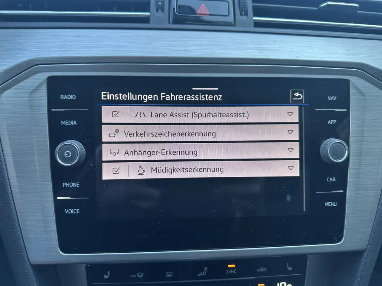 Volkswagen Passat 2.0TDI DSG LED*ACC*AHK*KAMERA, миниатюра 18