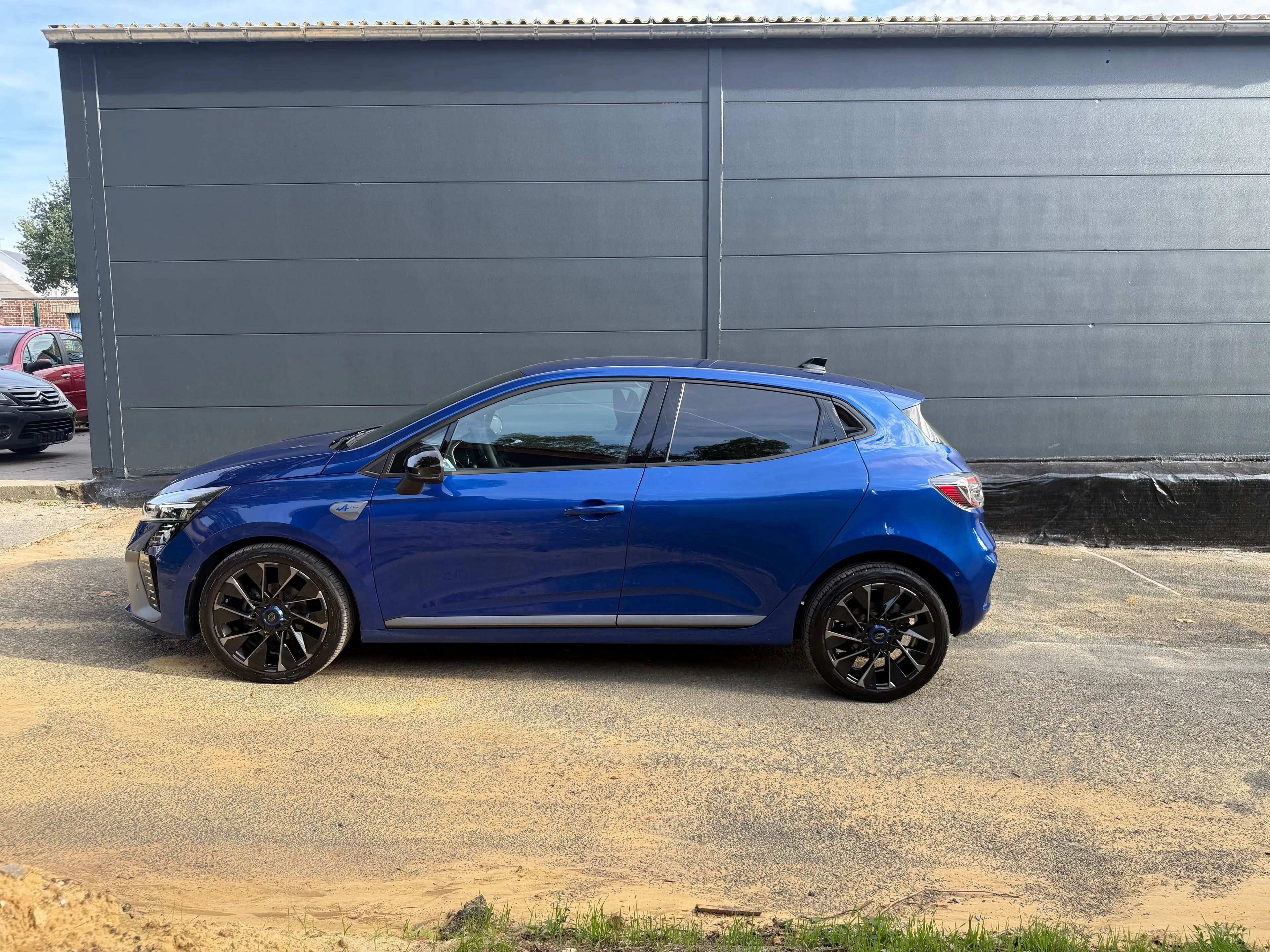Renault Clio ESPRIT ALPINE | CAMÉRA 360° | FULL LED | BOSE | SIÈGES CHAUFFANTS — photo 3