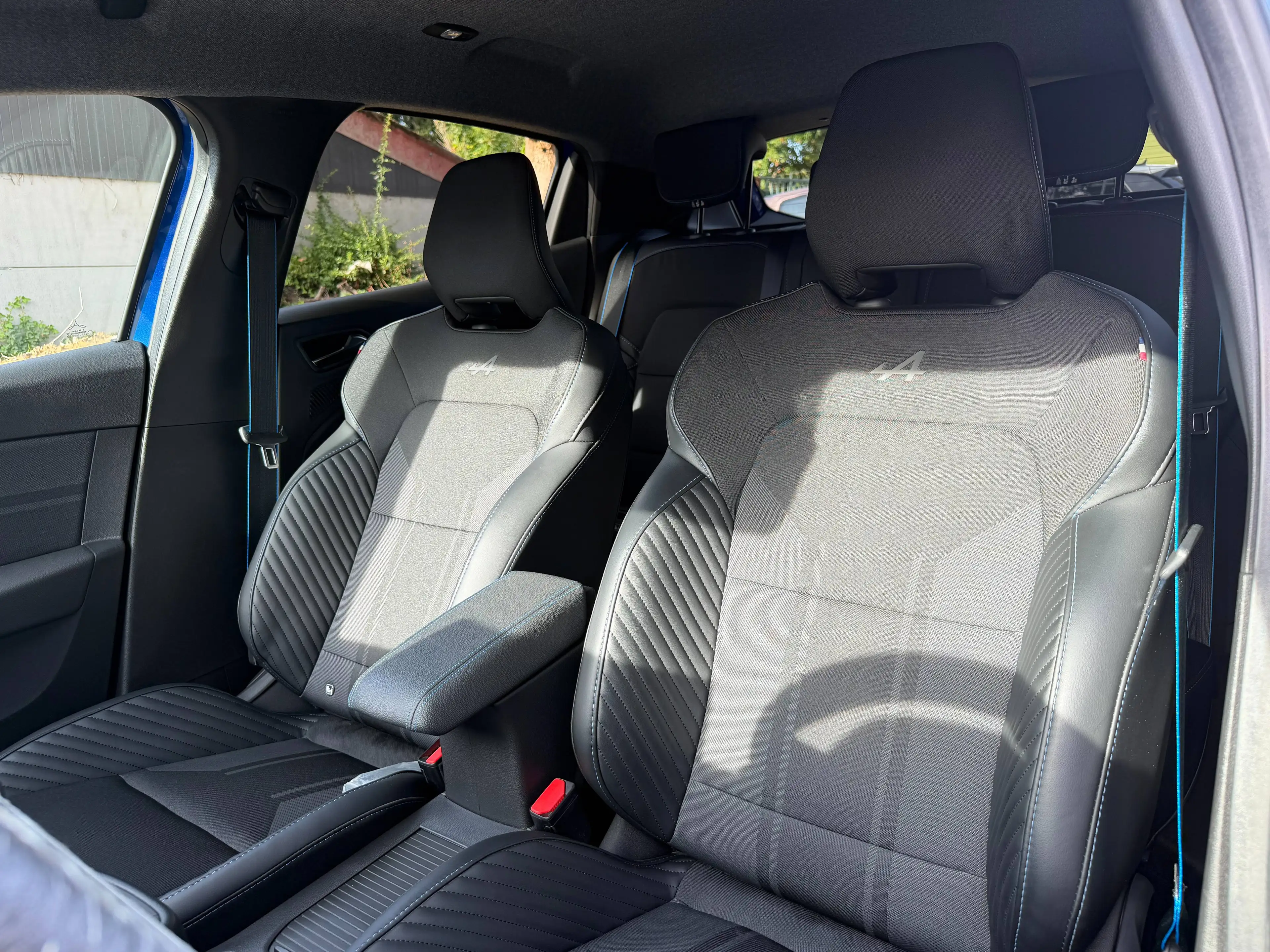 Renault Clio ESPRIT ALPINE | CAMÉRA 360° | FULL LED | BOSE | SIÈGES CHAUFFANTS — photo 11