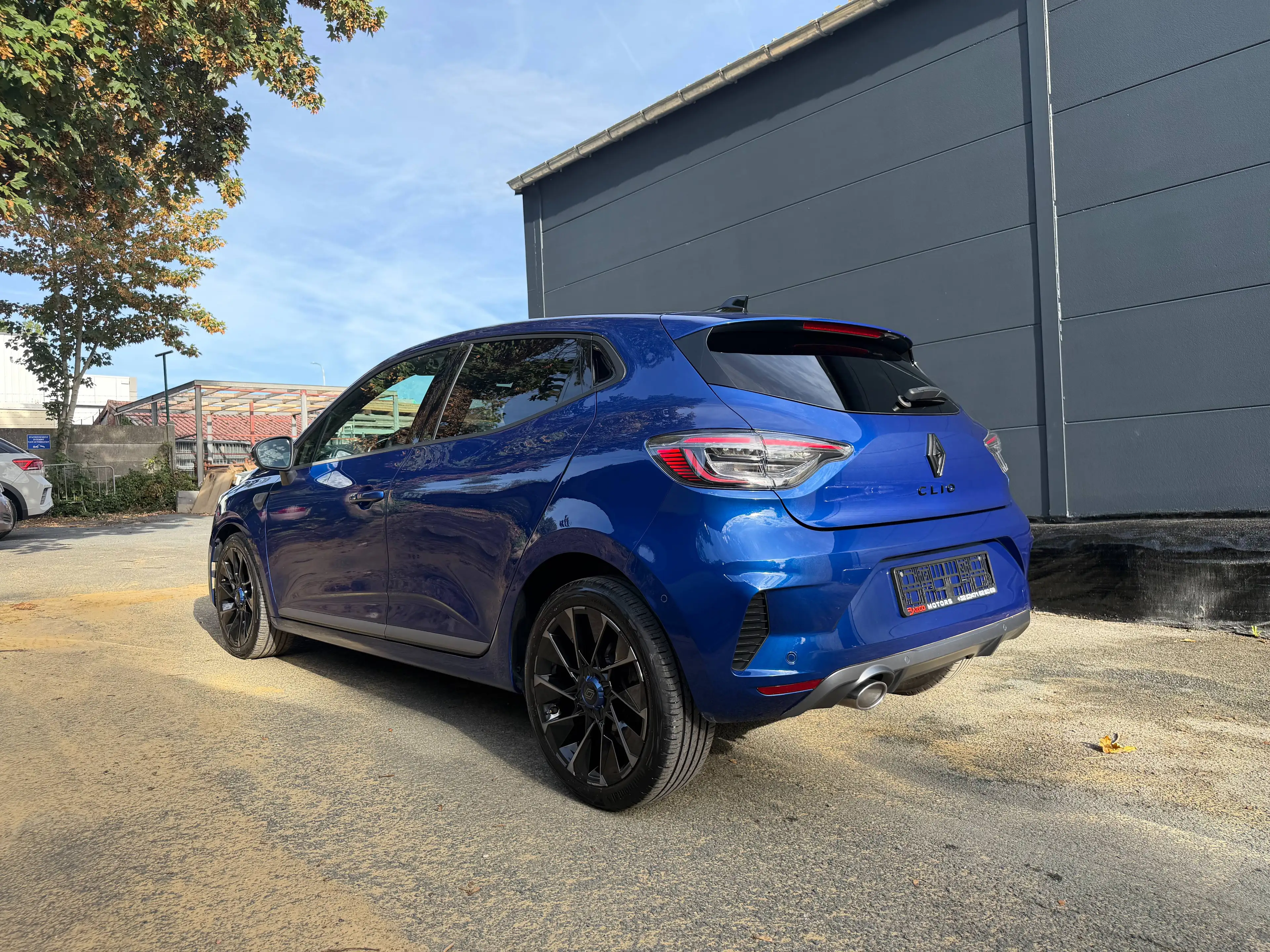 Renault Clio ESPRIT ALPINE | CAMÉRA 360° | FULL LED | BOSE | SIÈGES CHAUFFANTS — photo 4