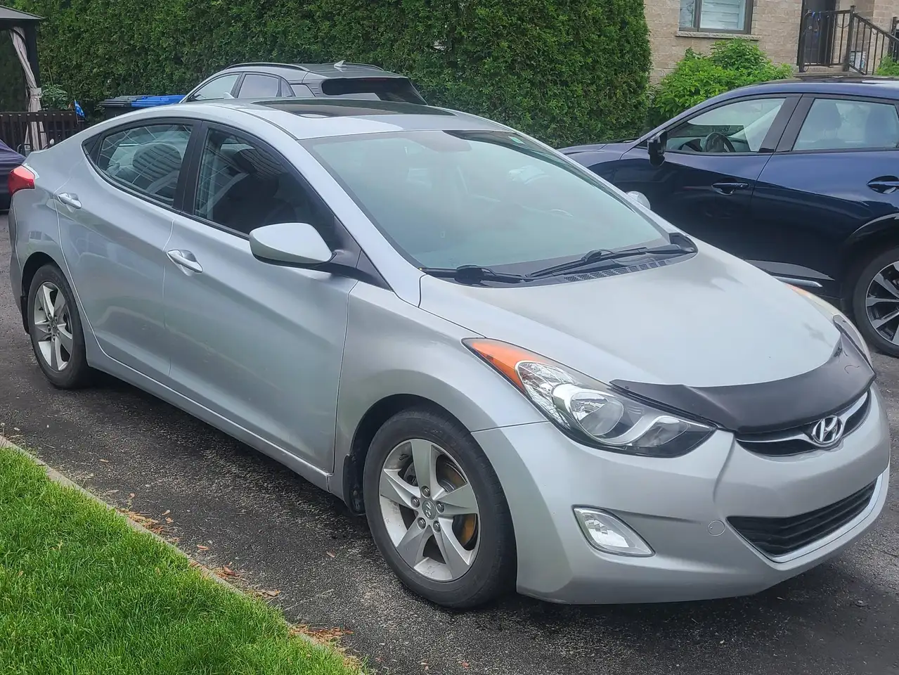 Hyundai ELANTRA photo Hyundai ELANTRA