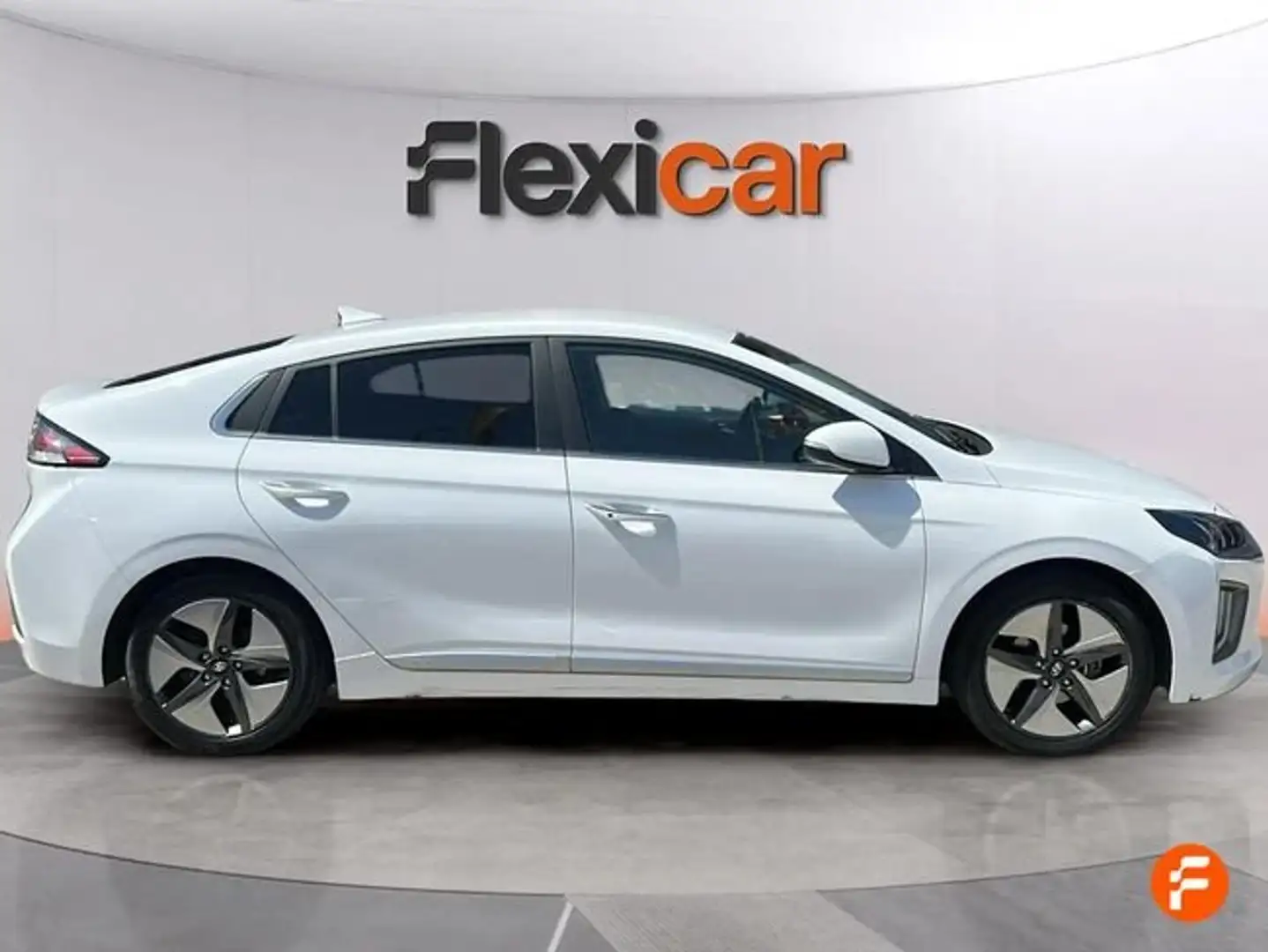 Hyundai IONIQ 1.6 GDI HEV Tecno DCT Blanc - 2