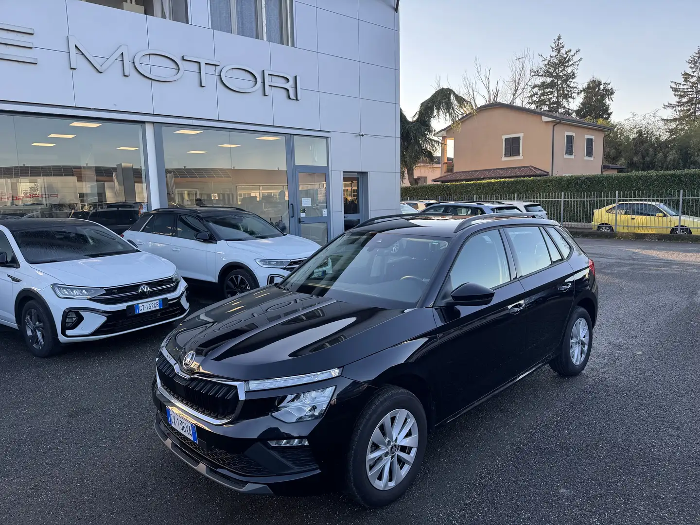 Skoda Kamiq 1.0 tsi Selection 95cv/NO VINCOLI Nero - 1
