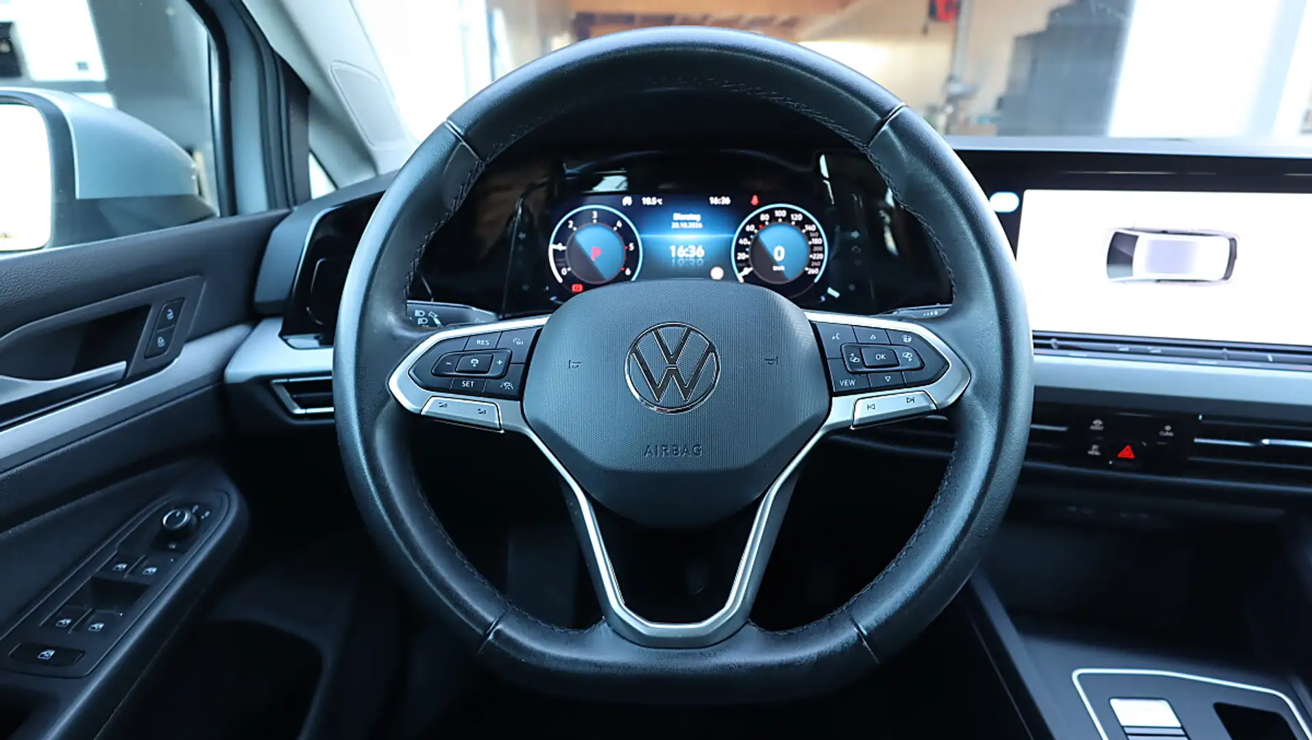Volkswagen Golf VIII 2.0 TDI Life (EURO 6d) Silber - 2