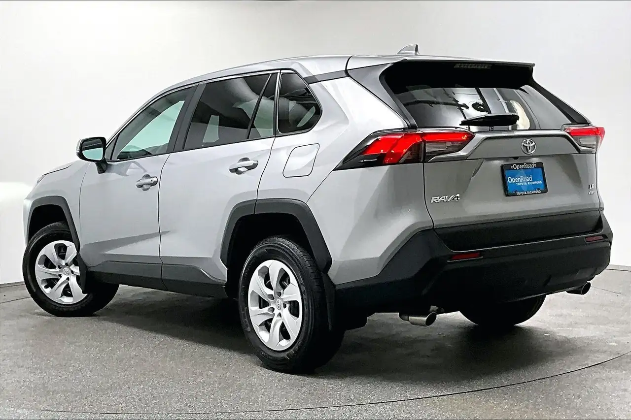 Toyota RAV 4 снимка Toyota RAV 4