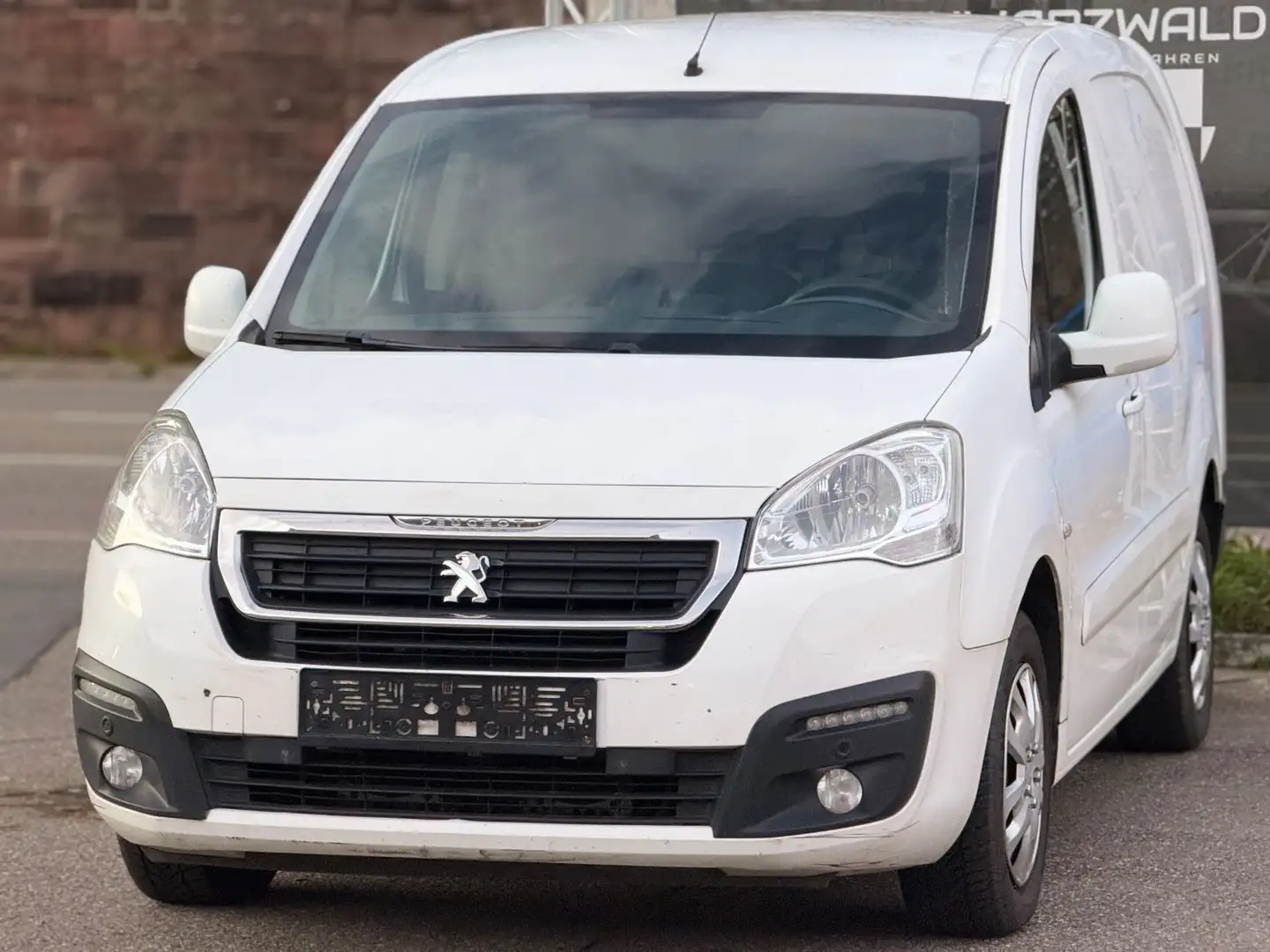 Peugeot Partner L2 Premium Pharma Edition KÜHLFAHRZEUG Wit - 1