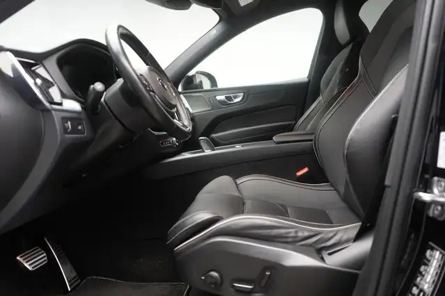 Volvo XC60 view 8