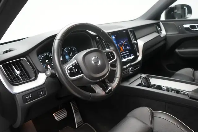 Volvo XC60 view 11