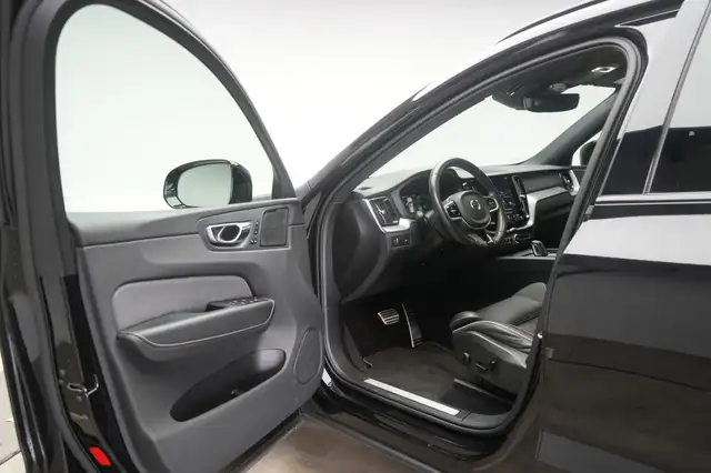 Volvo XC60 view 10