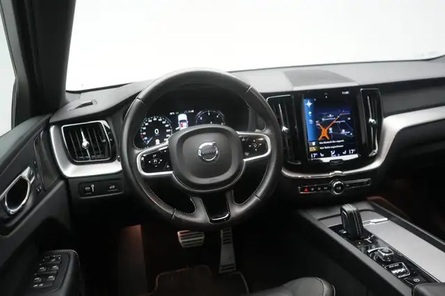 Volvo XC60 view 12