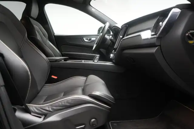 Volvo XC60 view 6