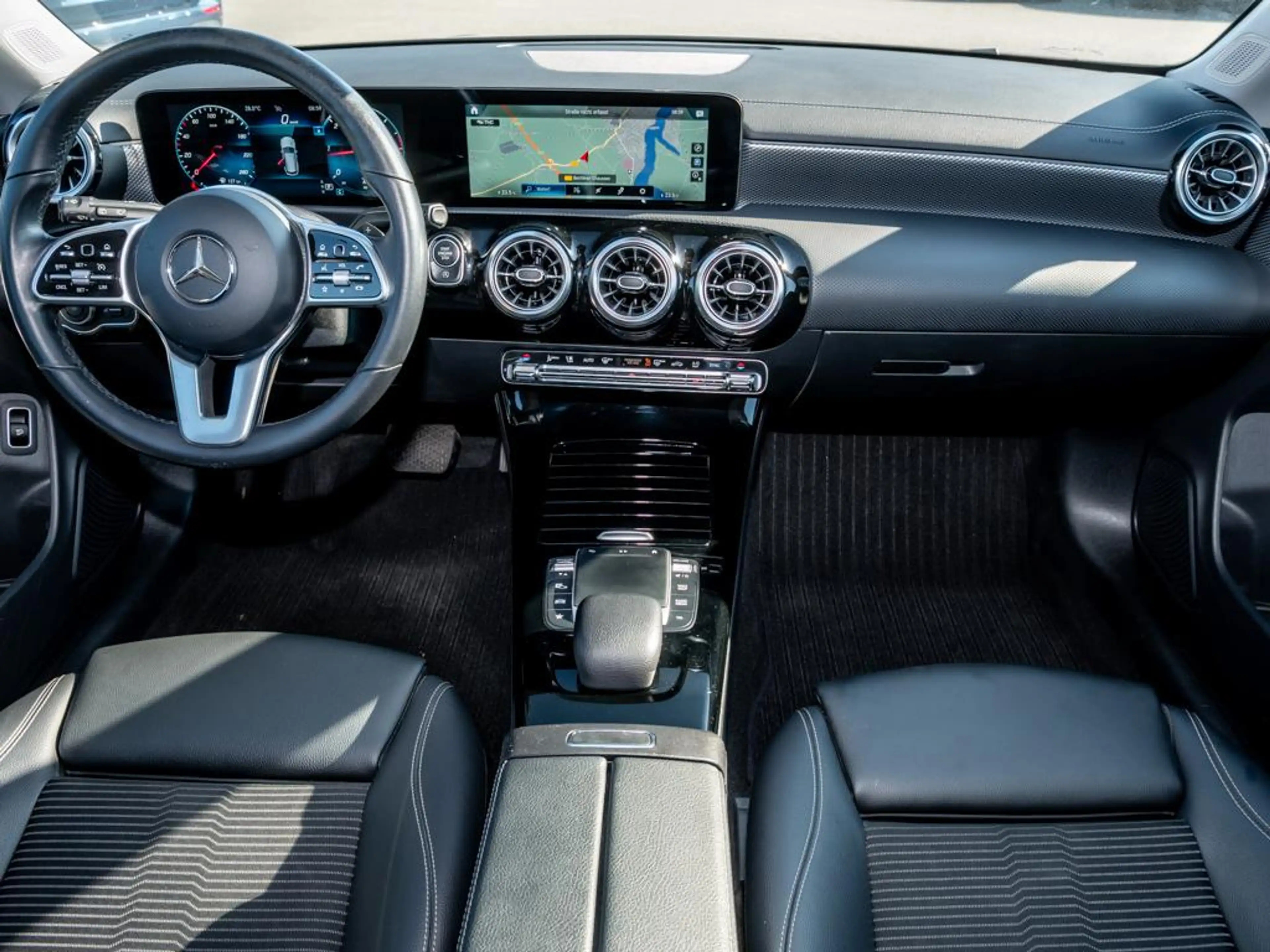 Mercedes-Benz CLA 220 d SB PROGRESSIVE MEMORY PANO KAMERA NAV+ — photo 14