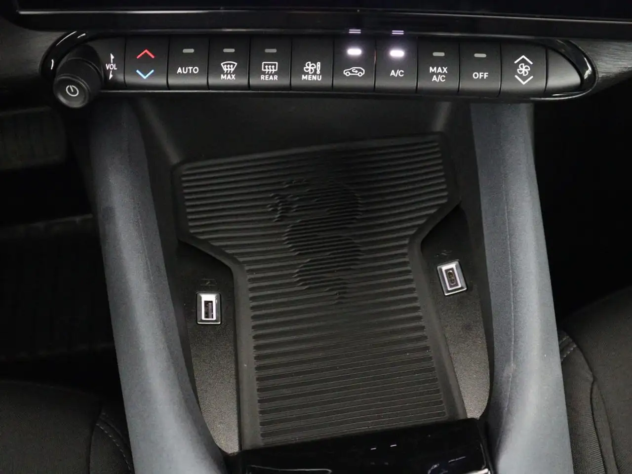 Alfa Romeo Junior 2025 — фото 27