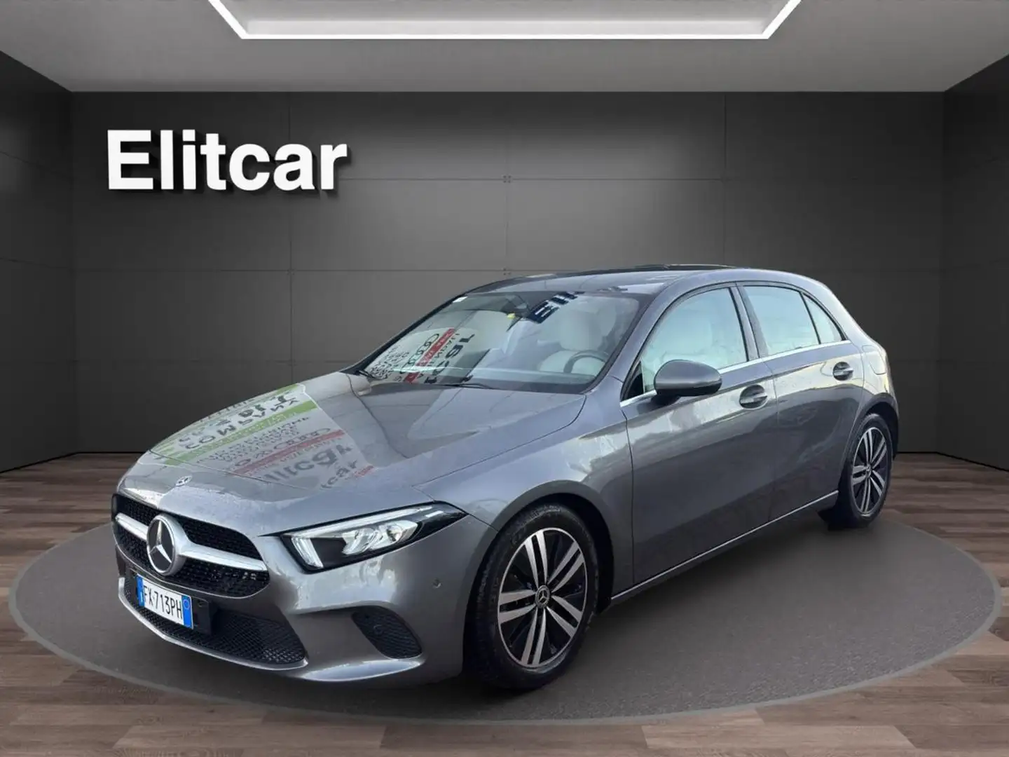 Mercedes-Benz A 180 d Automatic Business Extra Grigio - 1