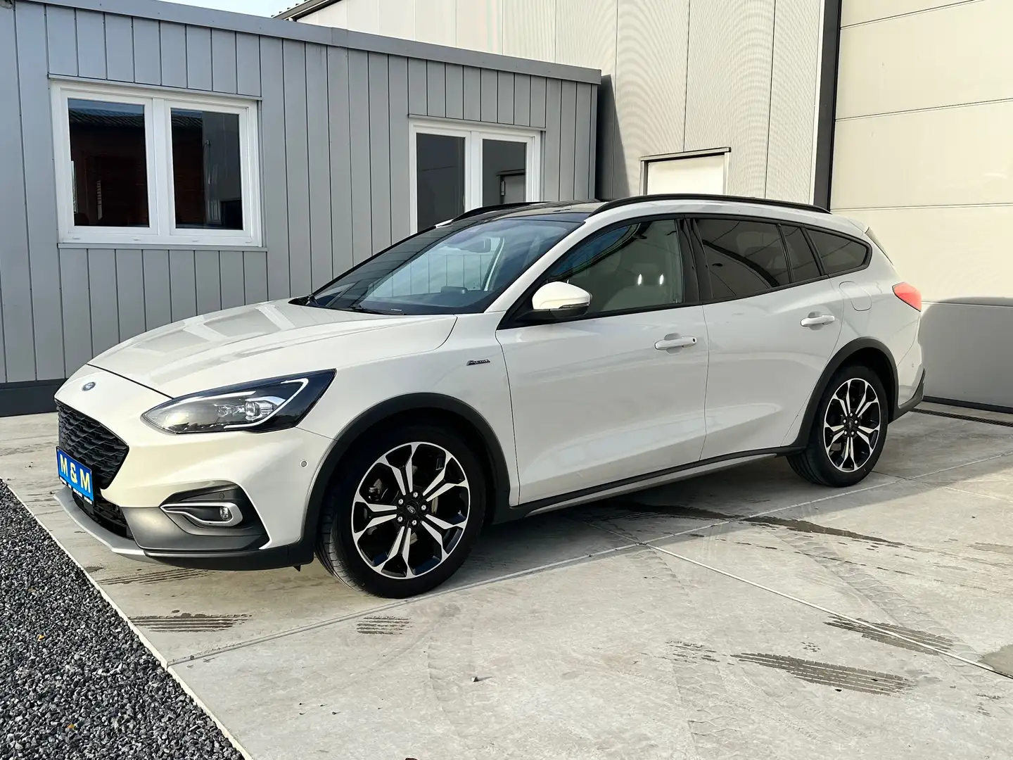 Ford Focus Focus Turnier 1.0 EcoBoost ACTIVE **12m garantie** Beige - 2