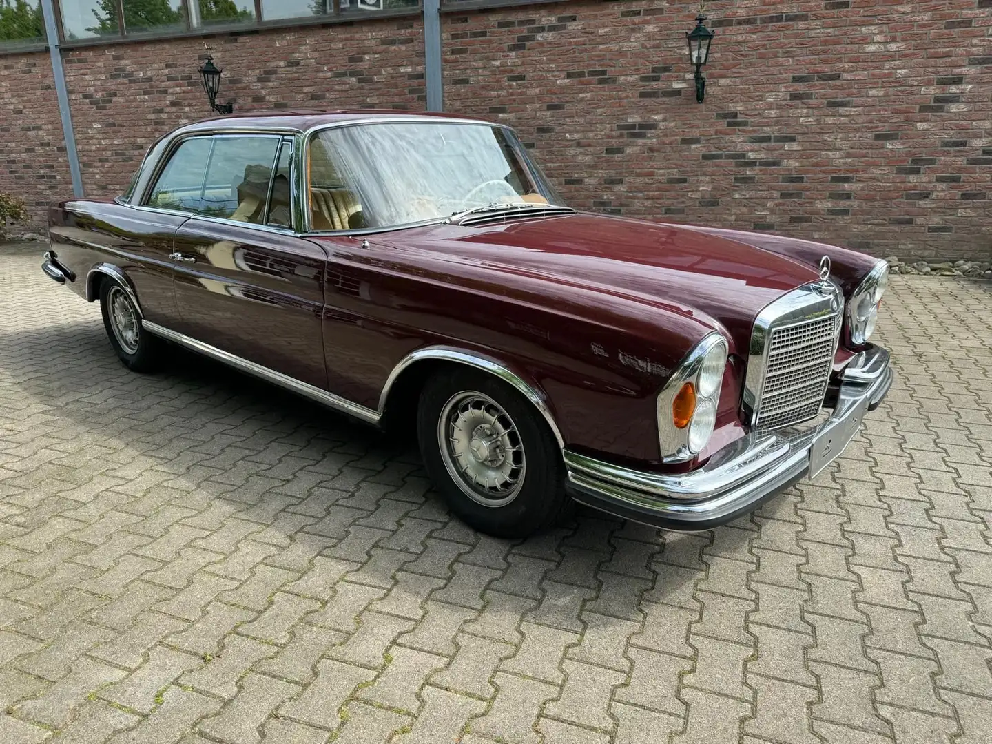 Mercedes-Benz 280 SE Coupe W111, Dt. Auslief Rouge - 1
