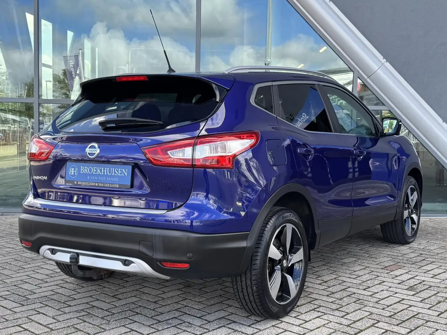 Nissan Qashqai 1.2 Tekna Panoramadak / Trekhaak / 360 Camera Azul - 2