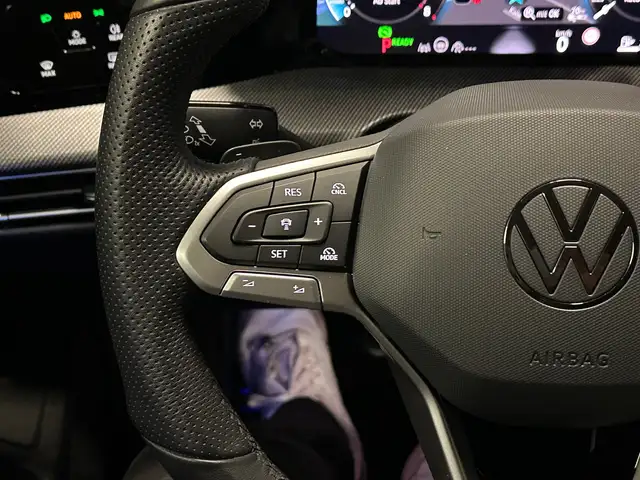 Volkswagen Golf view 17