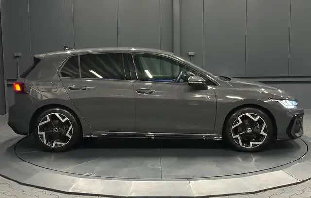 Volkswagen Golf view 6