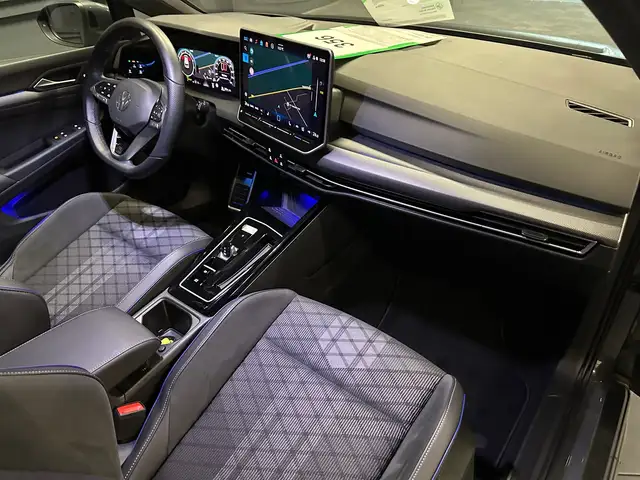 Volkswagen Golf view 11