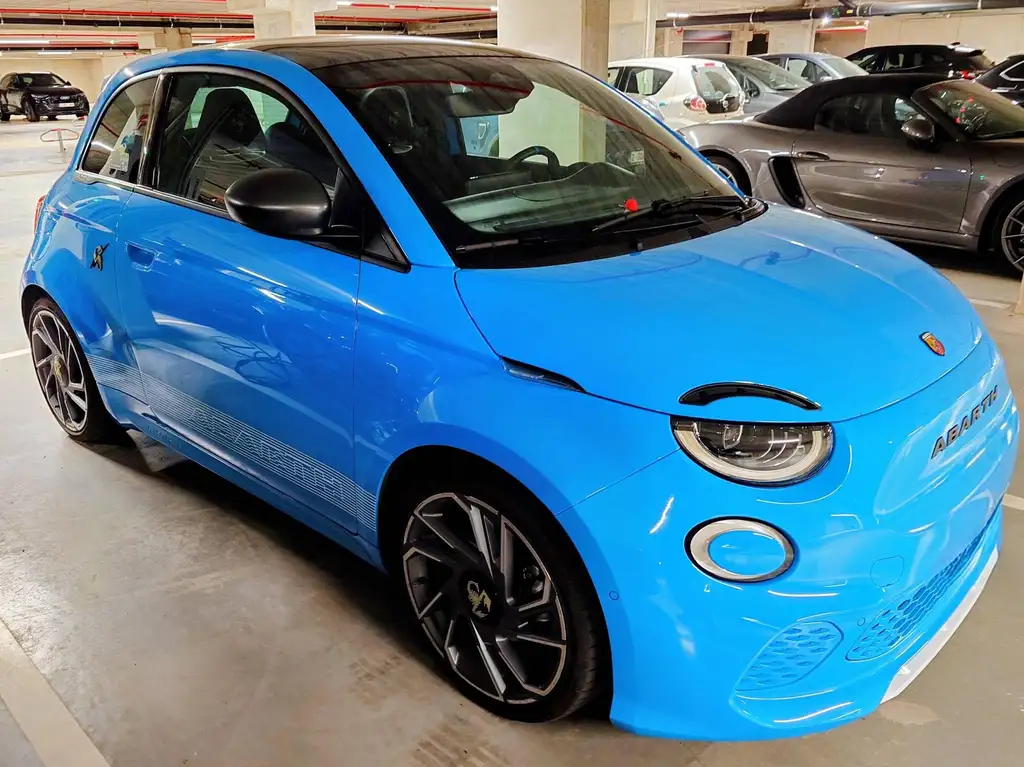 Abarth 500e 2023 из Европы — купить под ключ