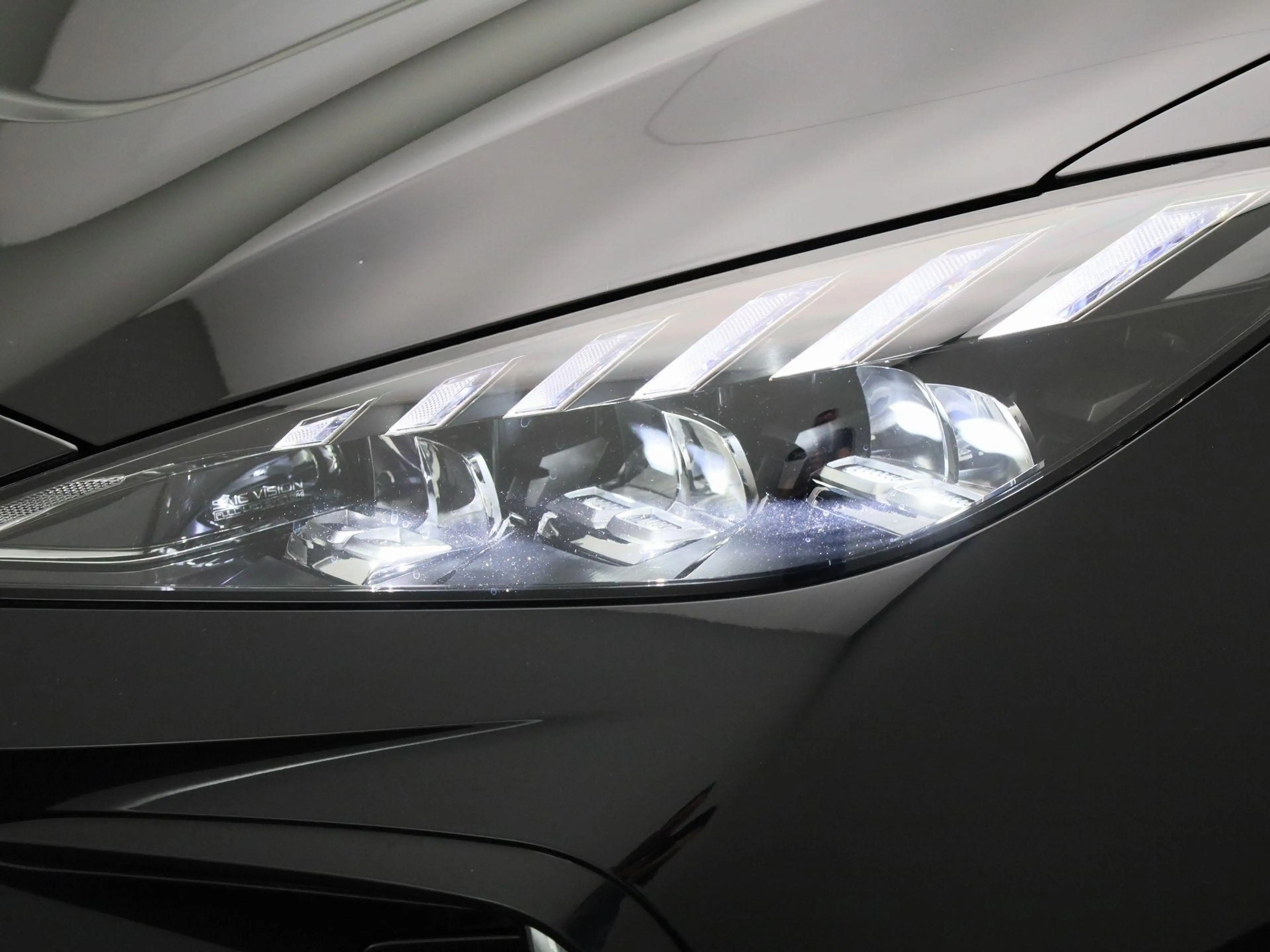 MG MG4 64 kWh Luxury | 360 Camera | Stoelverwarming | Stu — photo 15