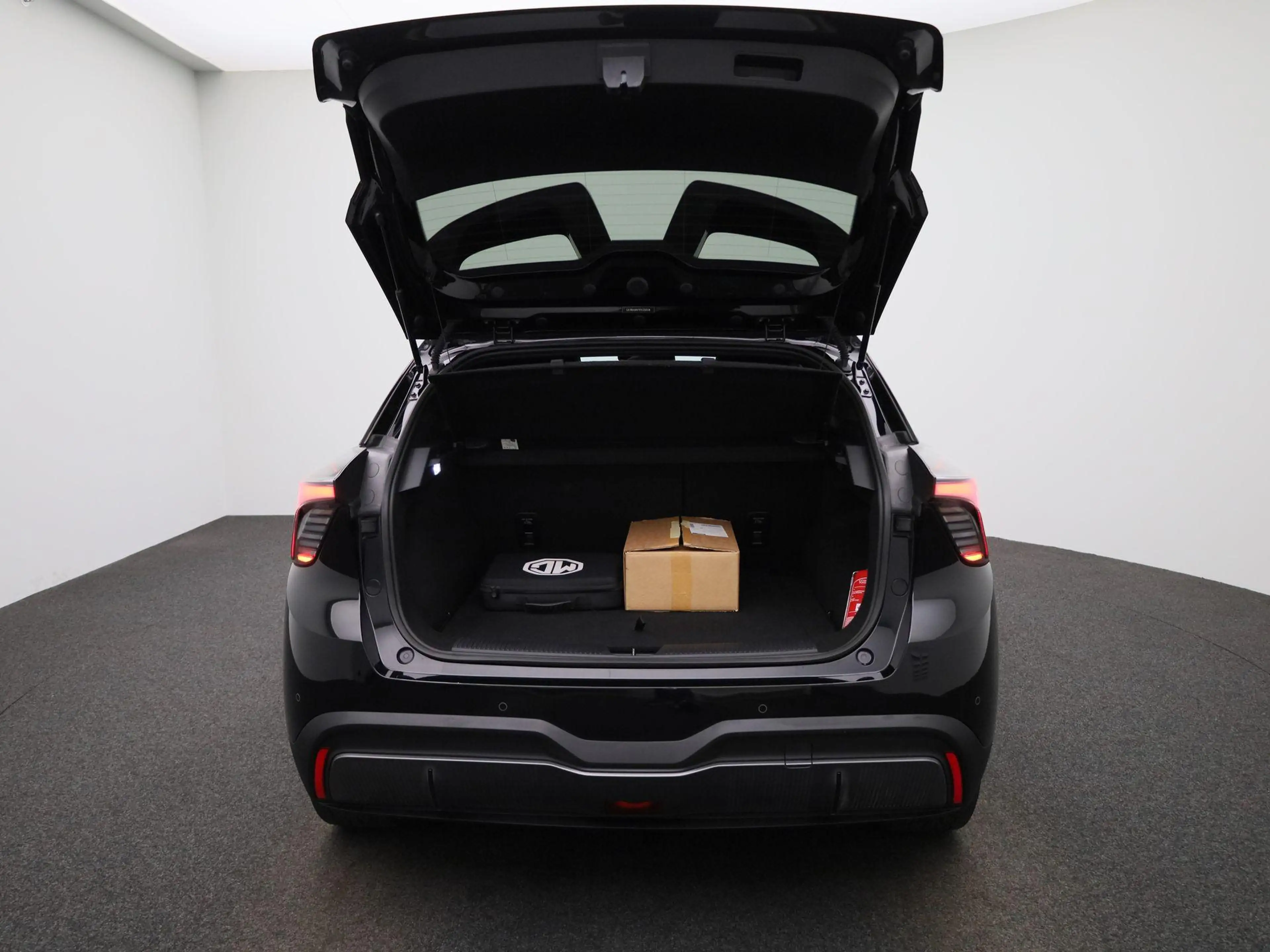 MG MG4 64 kWh Luxury | 360 Camera | Stoelverwarming | Stu — photo 11