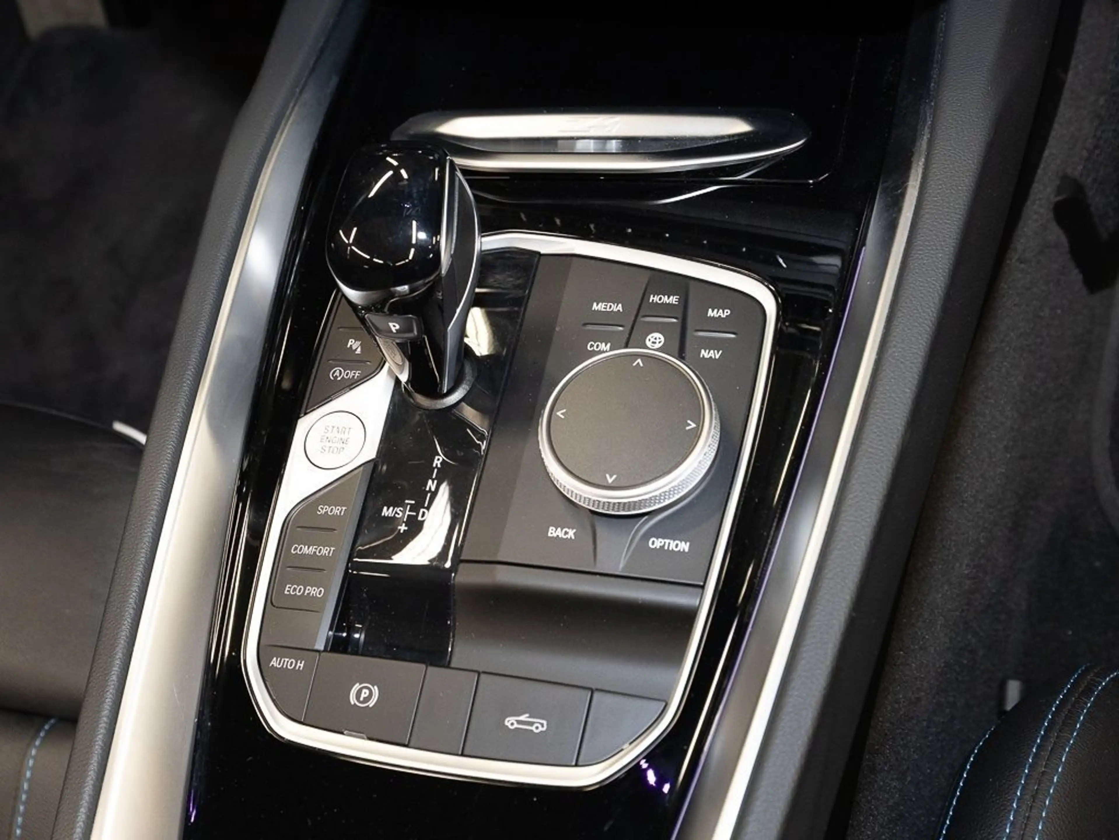 BMW Z4 sDrive30i HUD RFK NAVI LED Sound Syst. DAB — photo 9