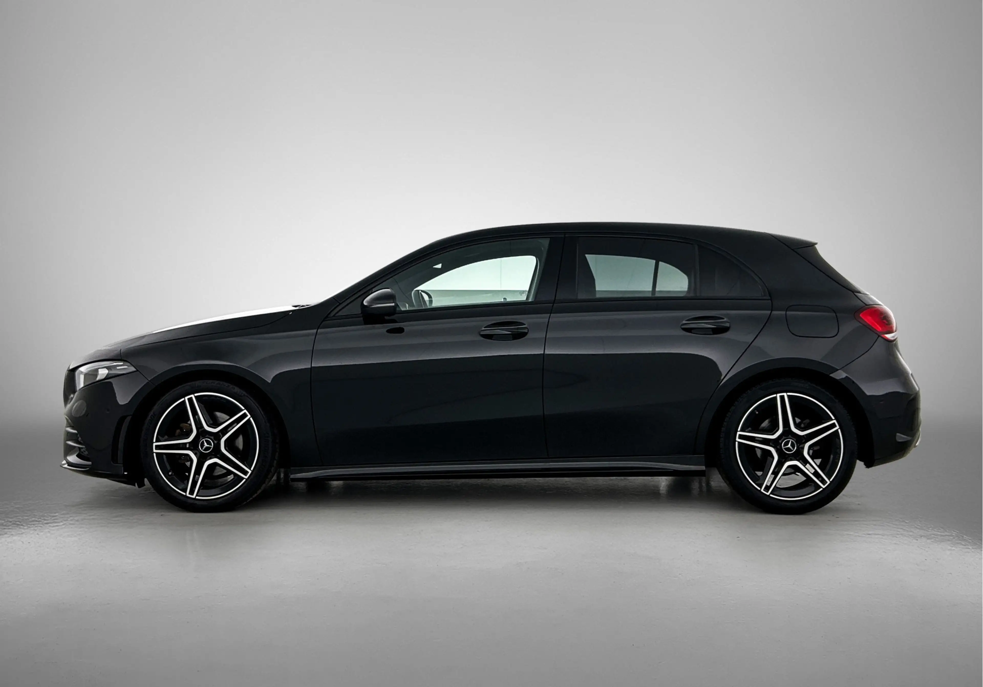 Mercedes-Benz A 180 Business Solution AMG | AMG-Line In en Exterieur | — photo 3