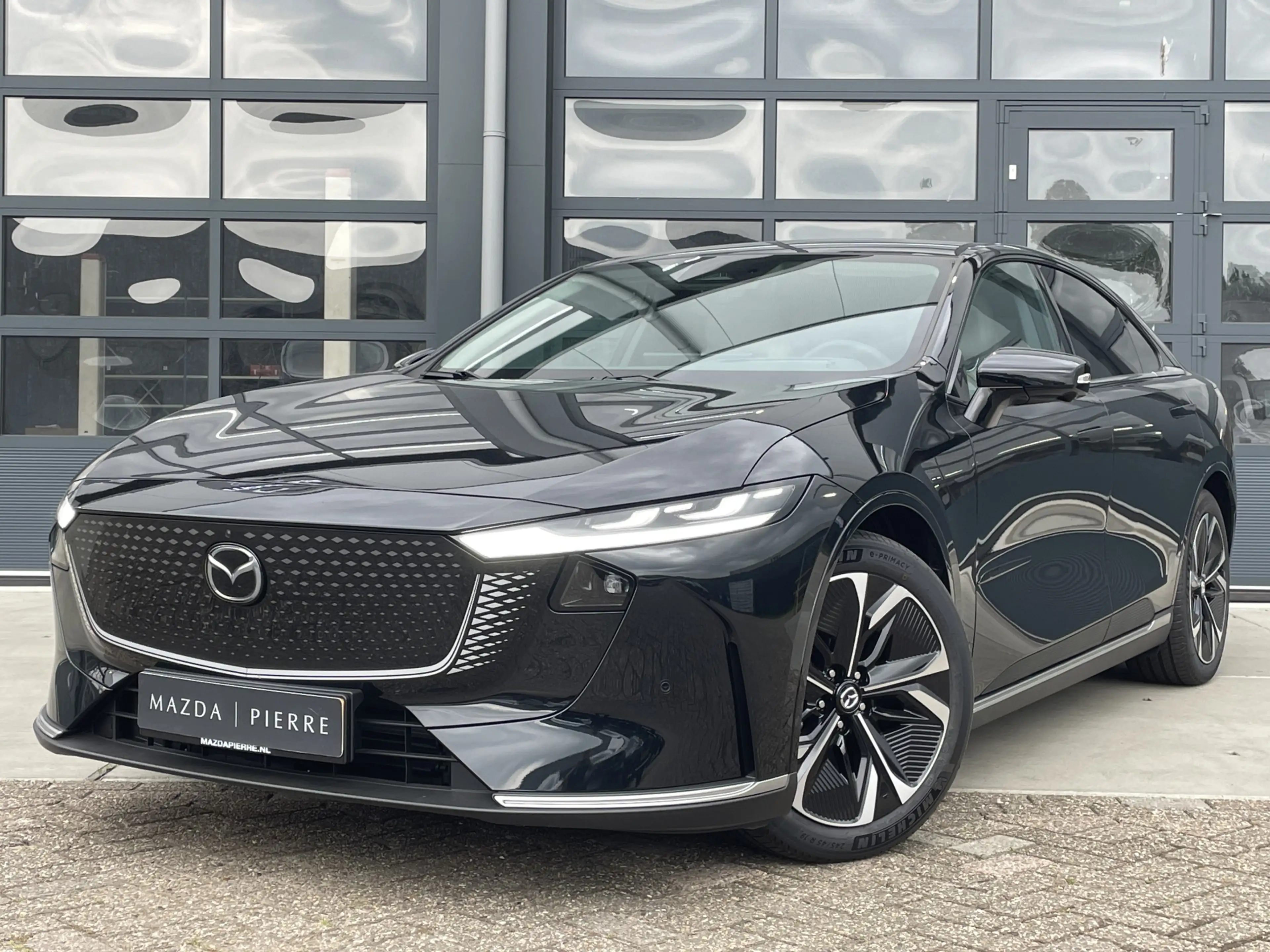 Mazda 6e Takumi Business Edition 68.8 kWh NAVI | APPLE CARP — photo 2