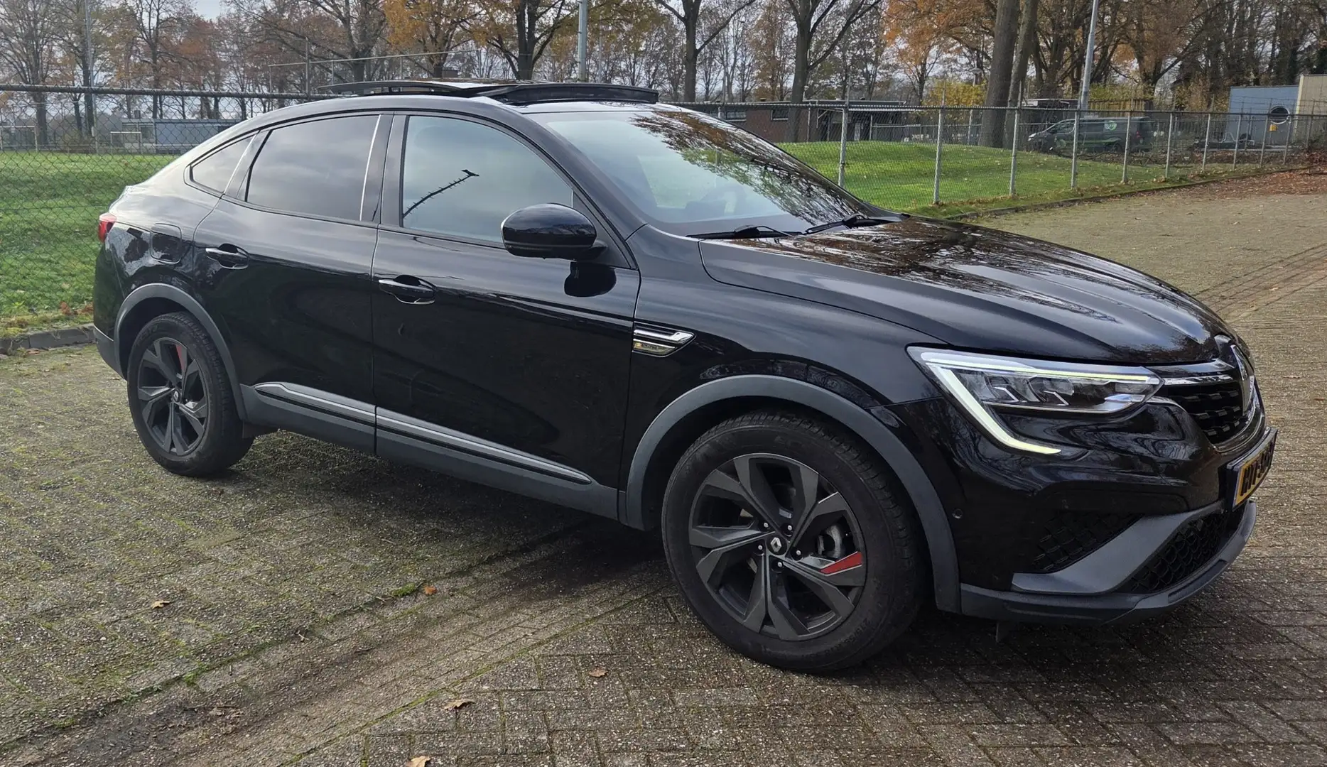 Renault Arkana 1.6 E-TECH Hybrid R.S.LINE Zwart - 2